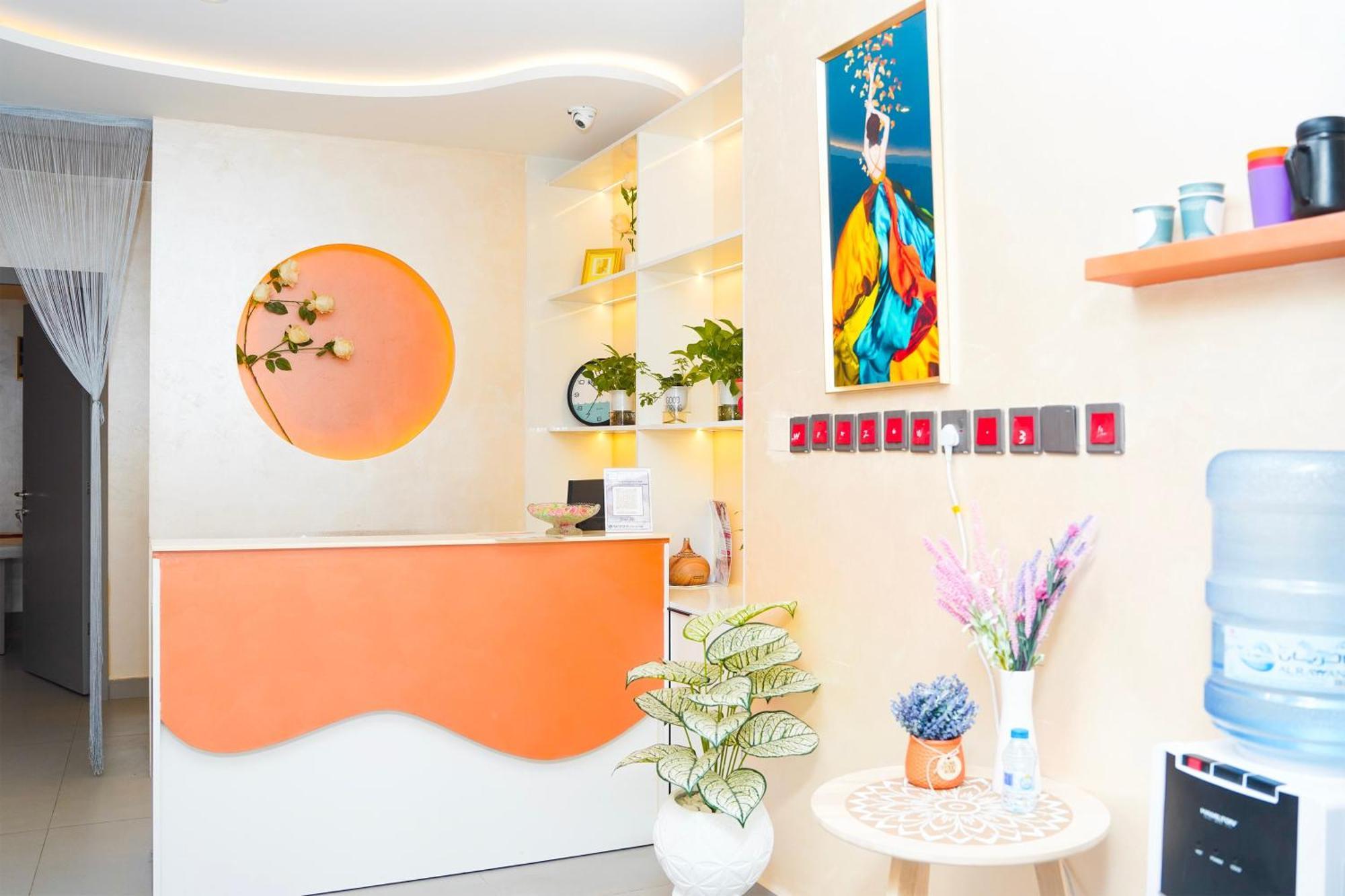 Al Bayrahaa Hotel Apartments Seeb Buitenkant foto