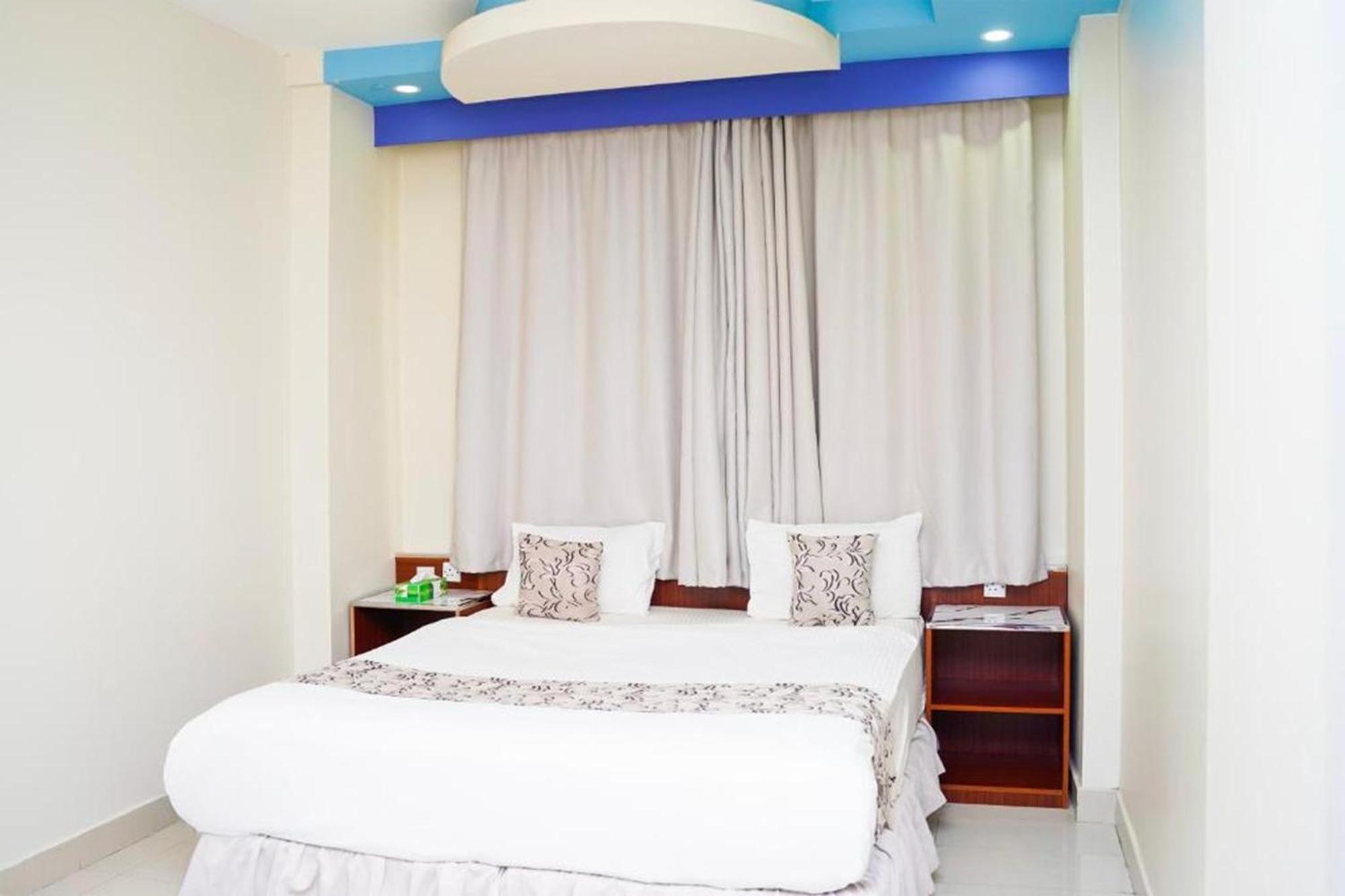Al Bayrahaa Hotel Apartments Seeb Buitenkant foto