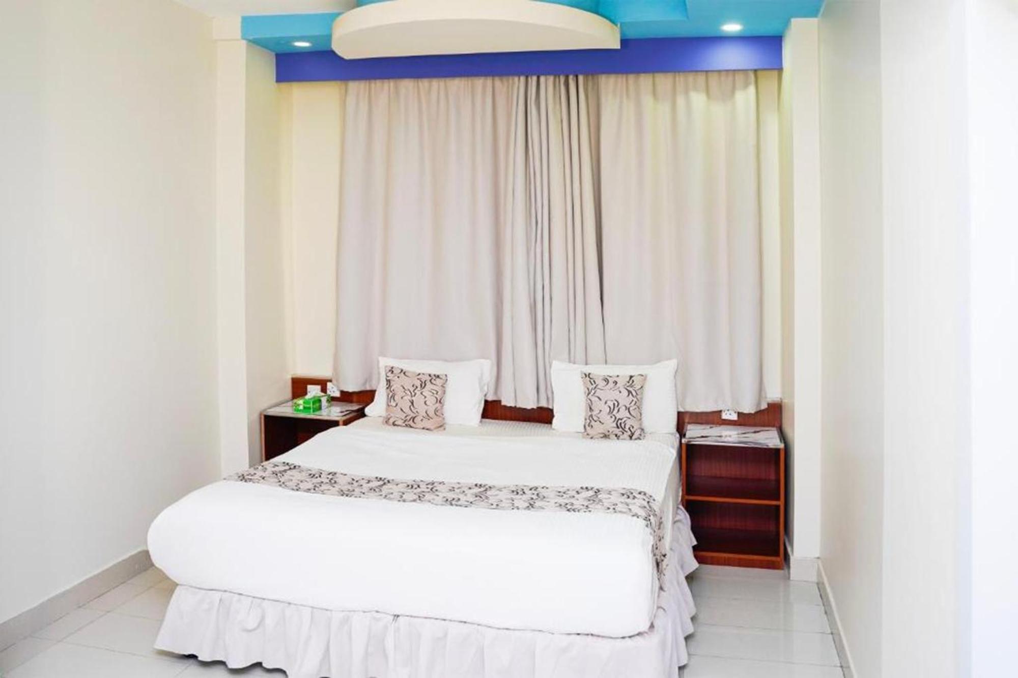 Al Bayrahaa Hotel Apartments Seeb Buitenkant foto