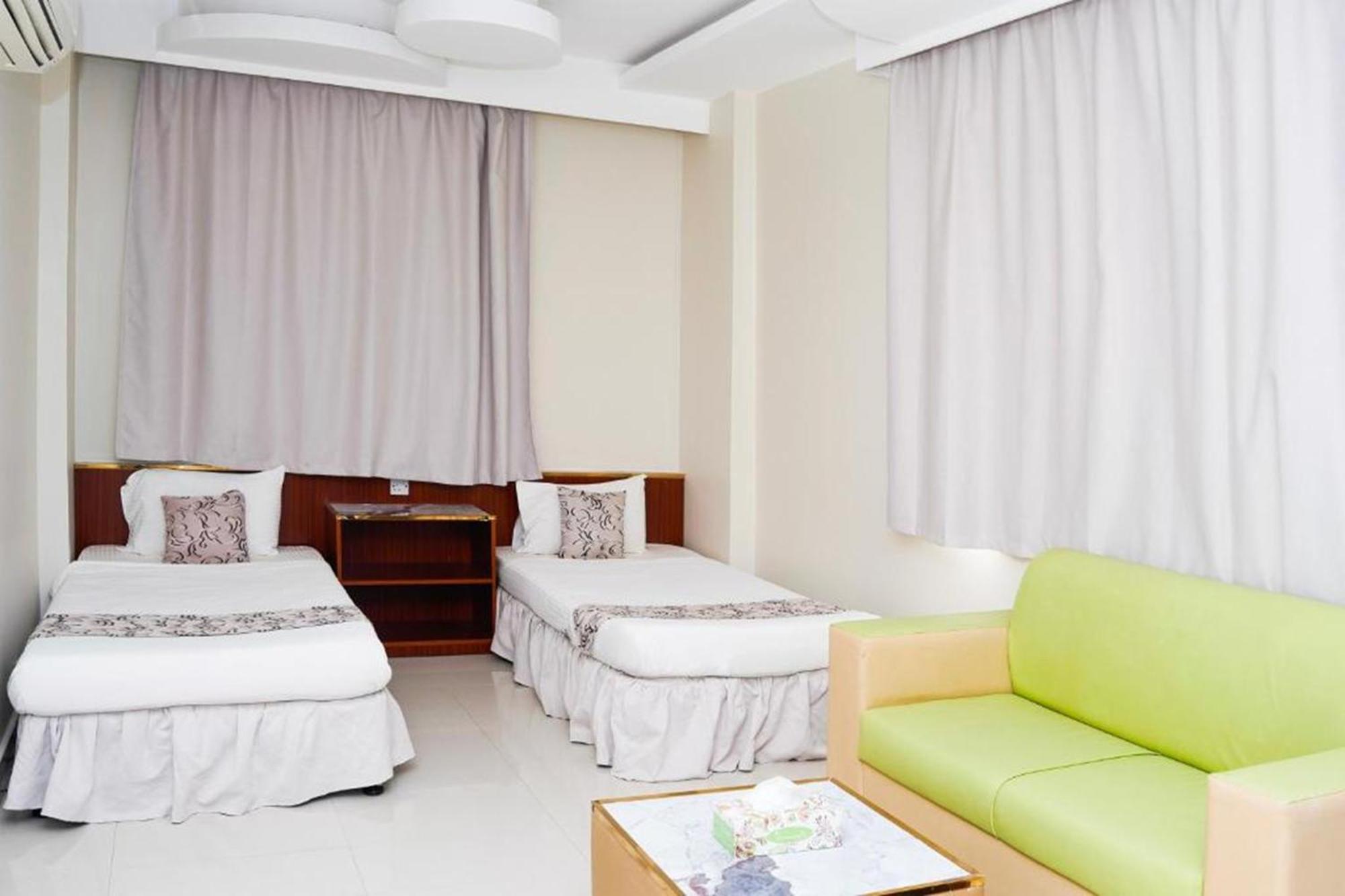 Al Bayrahaa Hotel Apartments Seeb Buitenkant foto